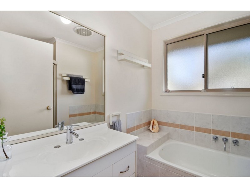 16 Paladin Court, Nerang QLD 4211