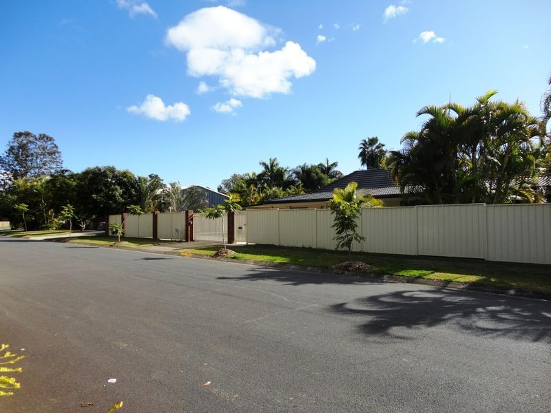 4 Nerang River Drive, Nerang QLD 4211