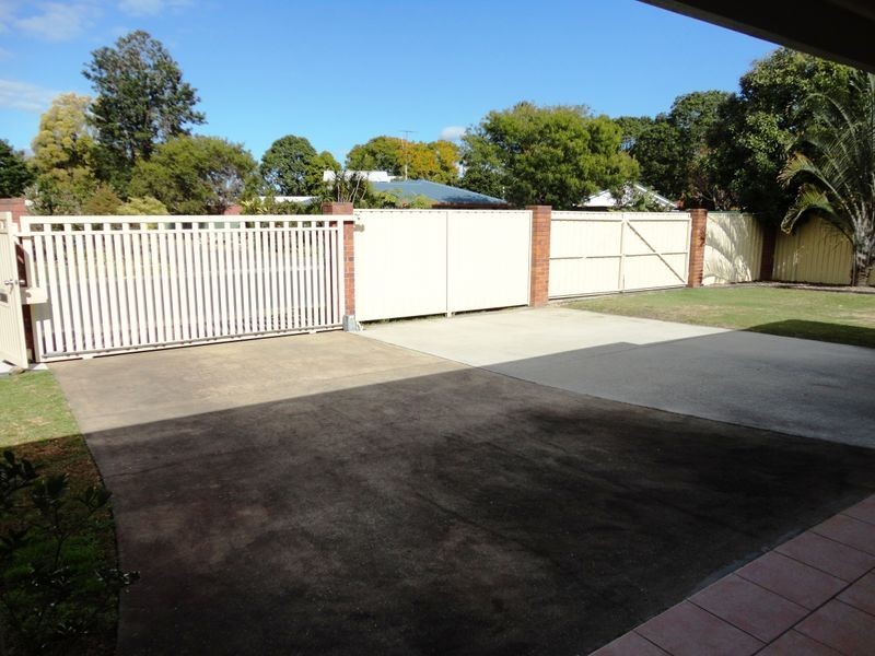 4 Nerang River Drive, Nerang QLD 4211