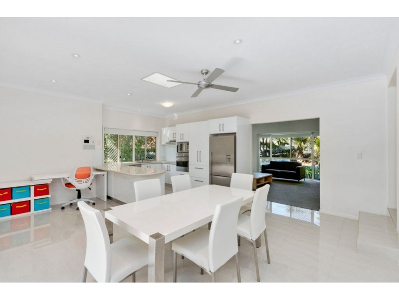 17 Woolmere Street, Carrara QLD 4211