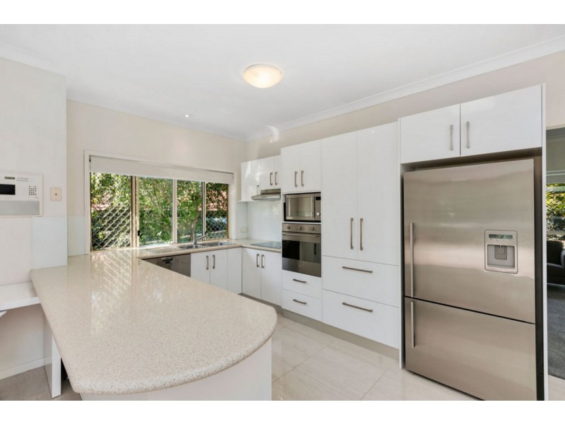 17 Woolmere Street, Carrara QLD 4211