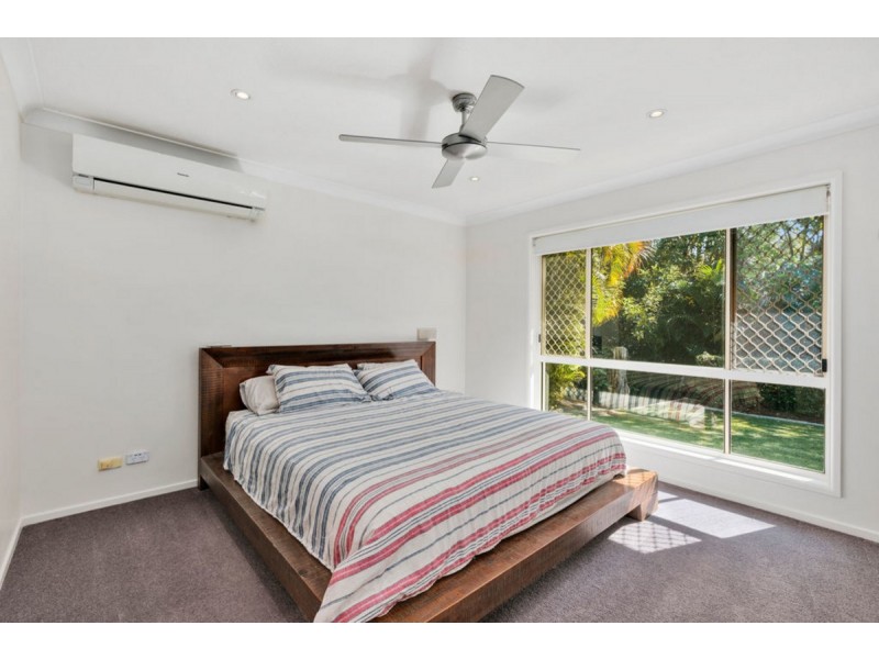 17 Woolmere Street, Carrara QLD 4211