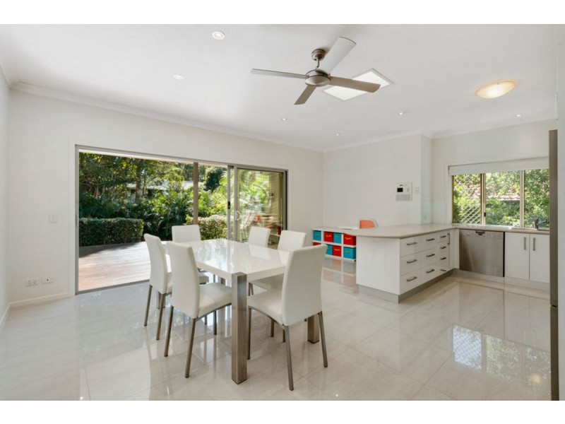 17 Woolmere Street, Carrara QLD 4211