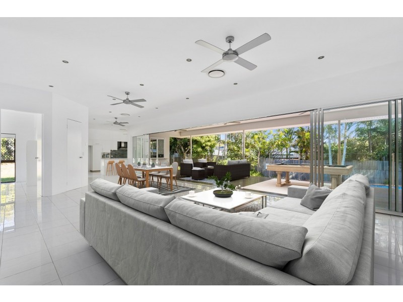 3 Ainsley Avenue, Ashmore QLD 4214