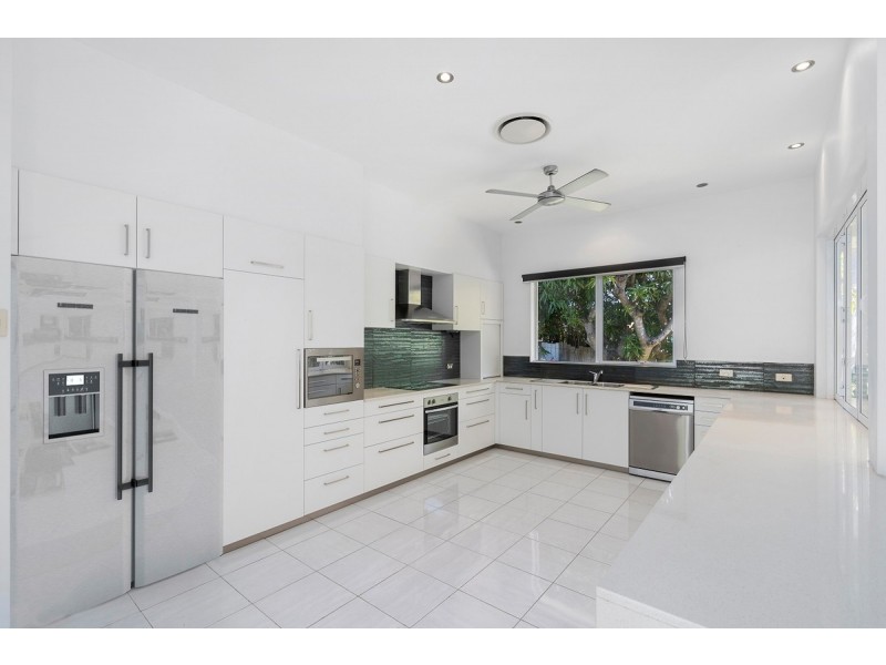 3 Ainsley Avenue, Ashmore QLD 4214