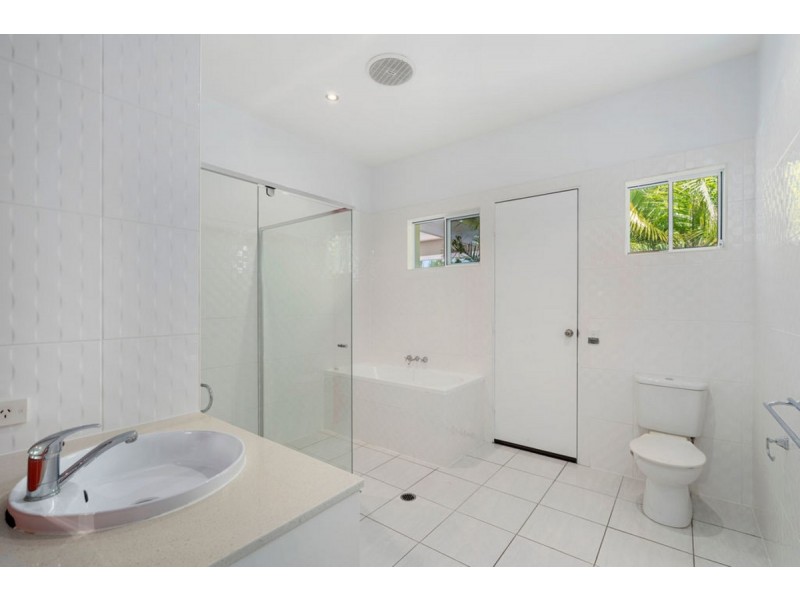 3 Ainsley Avenue, Ashmore QLD 4214