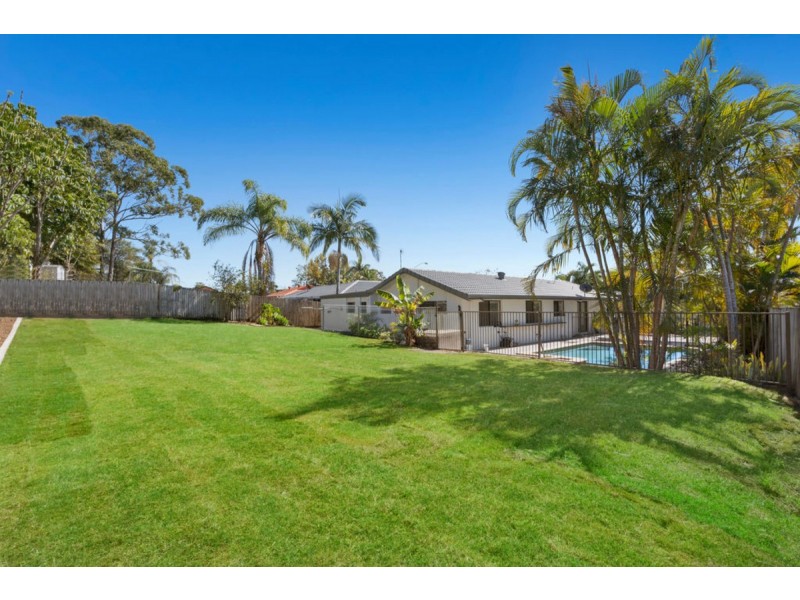 12 Alexander Drive, Highland Park QLD 4211