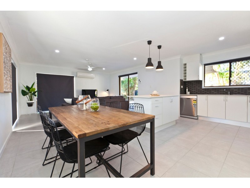 12 Alexander Drive, Highland Park QLD 4211