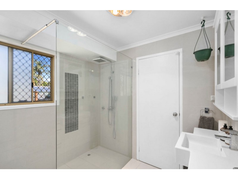 2 Marimar Place, Highland Park QLD 4211