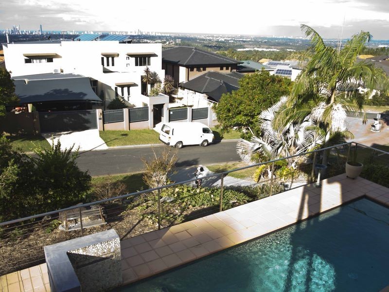 4 Chevron Rise, Highland Park QLD 4211