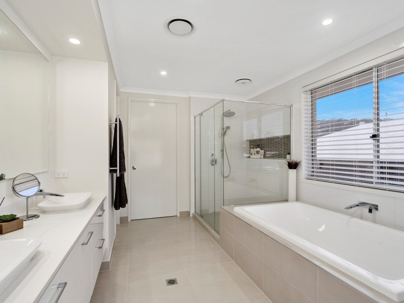 89 Peter Mills Drive, Gilston QLD 4211