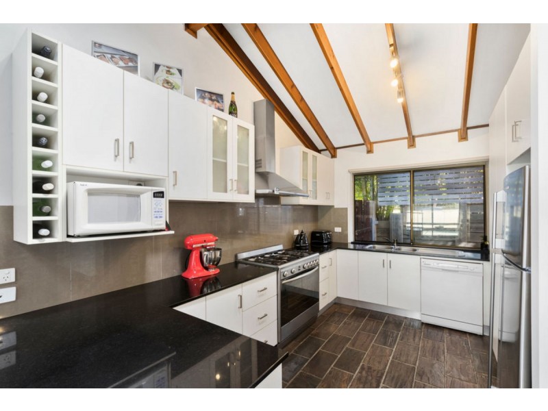 5 Lobban Court, Highland Park QLD 4211