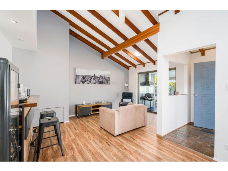 5 Lobban Court, Highland Park QLD 4211