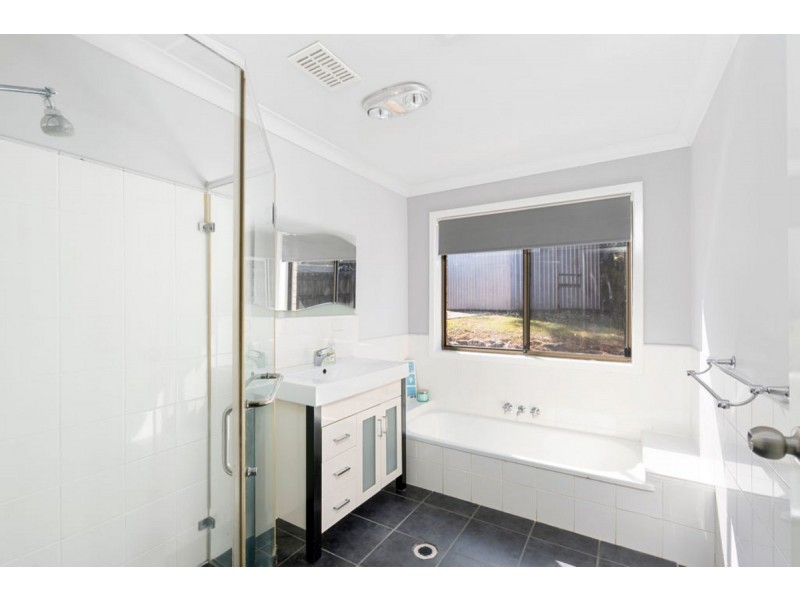 5 Lobban Court, Highland Park QLD 4211