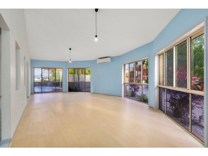 7 Nottingham Place, Highland Park QLD 4211