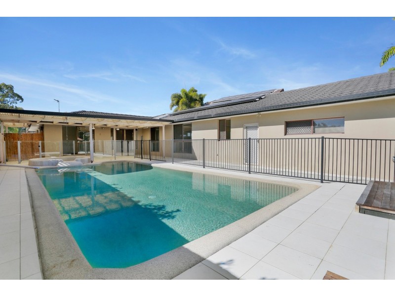 21 Murev Way, Carrara QLD 4211