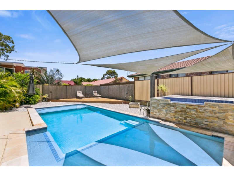 5 Farro Court, Carrara QLD 4211