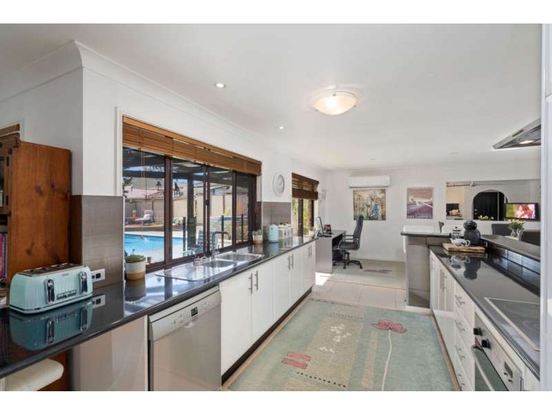 5 Farro Court, Carrara QLD 4211