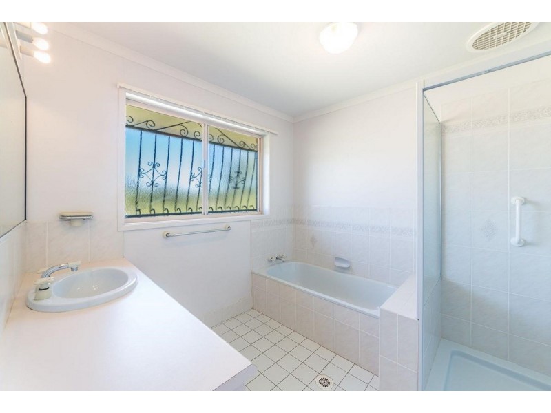 16 Bothwell Street, Robina QLD 4226