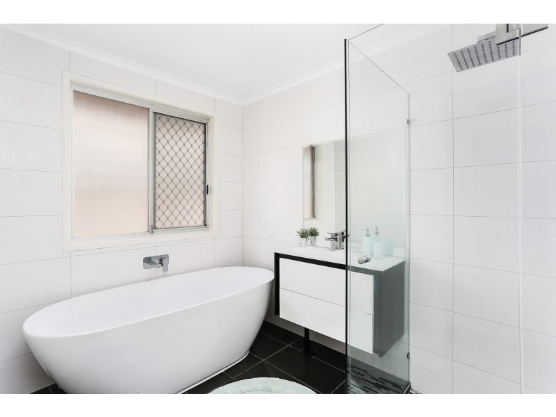 20 Hokitika Street, Broadbeach Waters QLD 4218