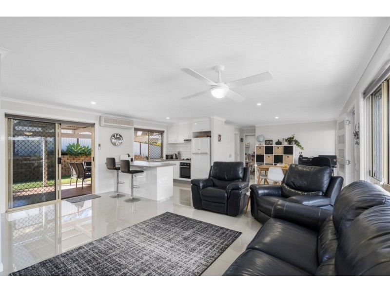 1 Bernadette Place, Highland Park QLD 4211