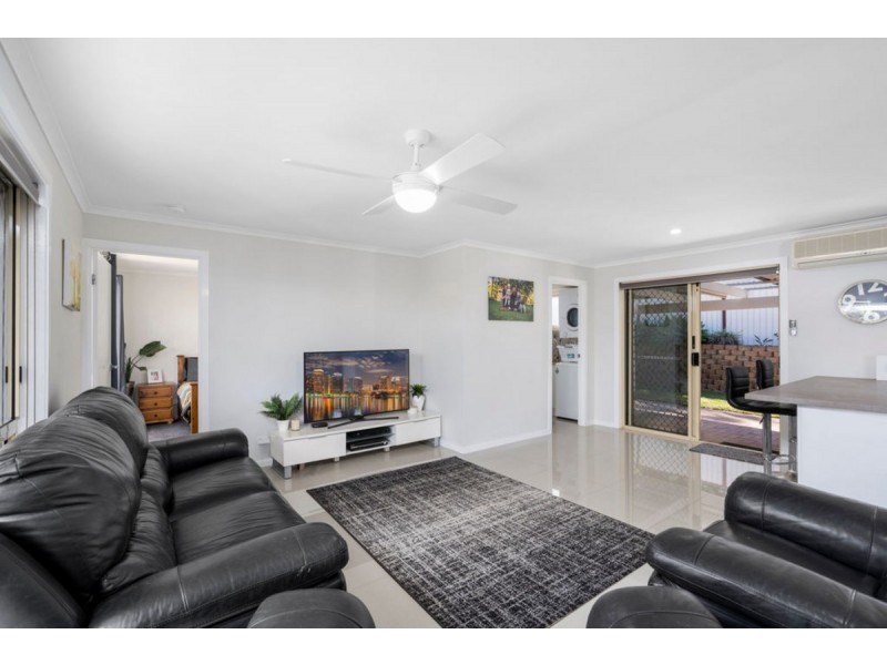 1 Bernadette Place, Highland Park QLD 4211