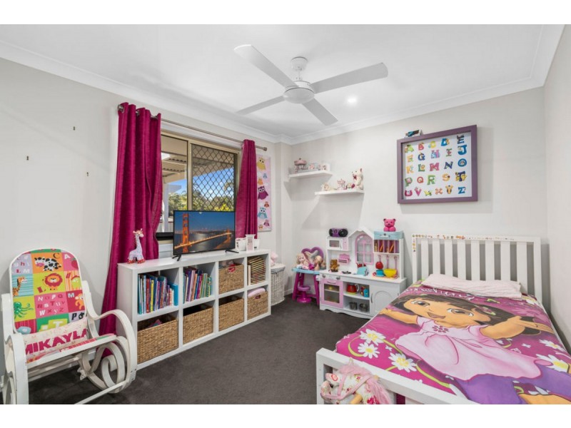 1 Bernadette Place, Highland Park QLD 4211