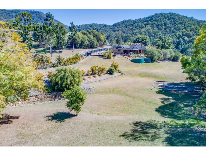 57 Barcoo Court, Clagiraba QLD 4211