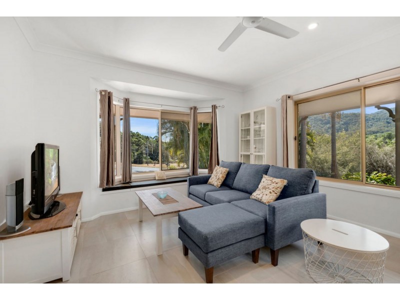 57 Barcoo Court, Clagiraba QLD 4211