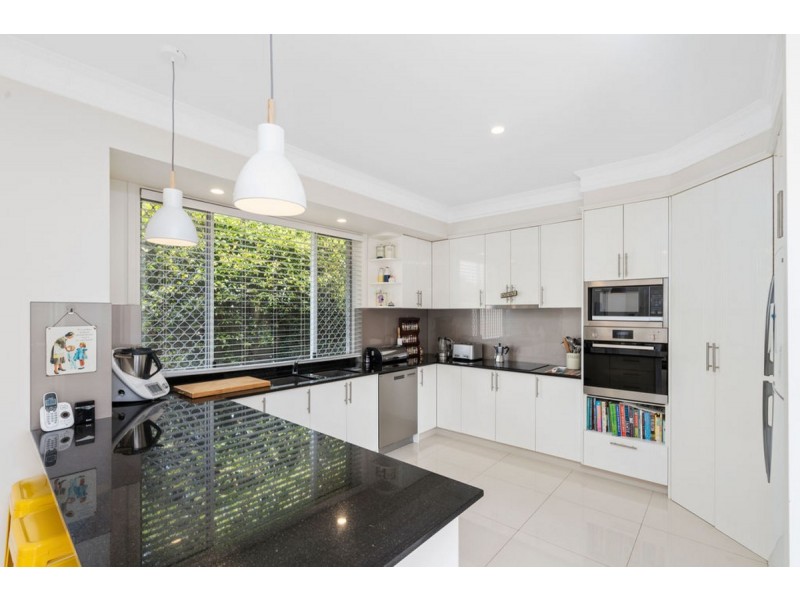 13 Elsemore Court, Carrara QLD 4211