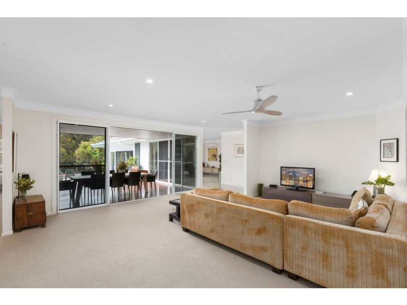 13 Elsemore Court, Carrara QLD 4211