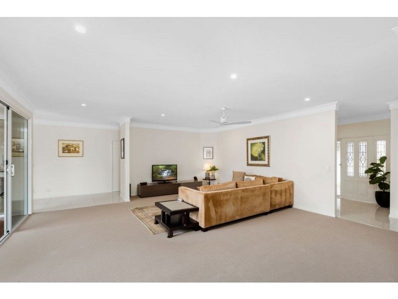 13 Elsemore Court, Carrara QLD 4211