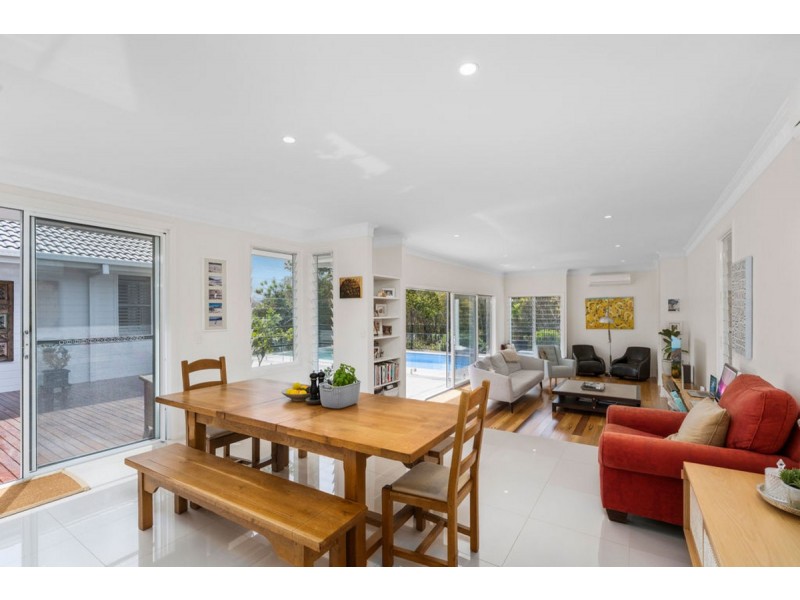 13 Elsemore Court, Carrara QLD 4211