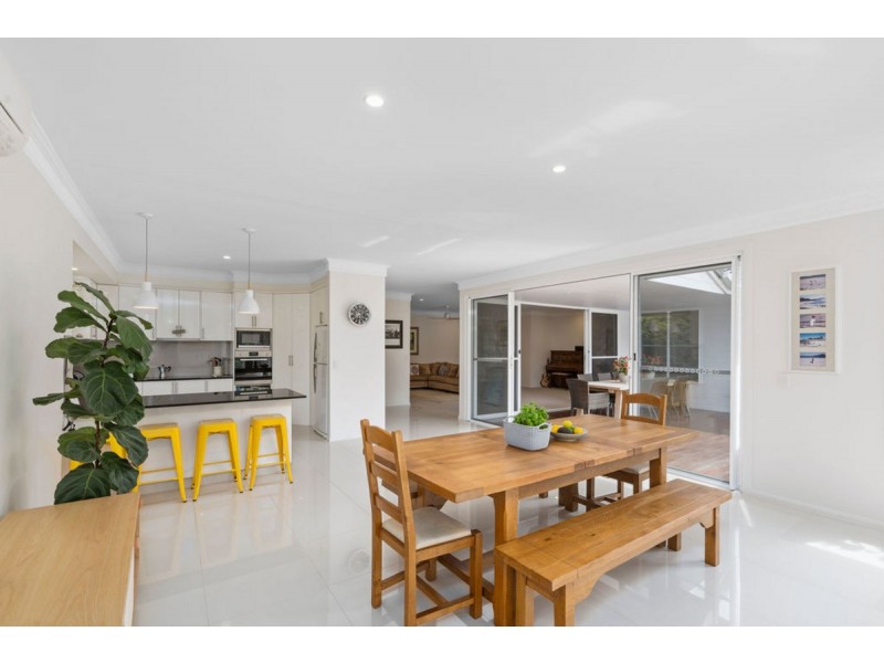 13 Elsemore Court, Carrara QLD 4211