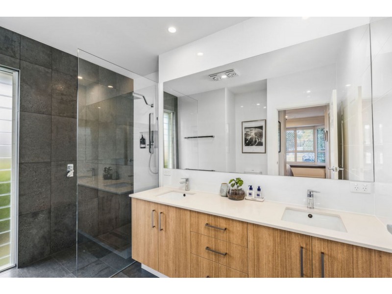 13 Elsemore Court, Carrara QLD 4211