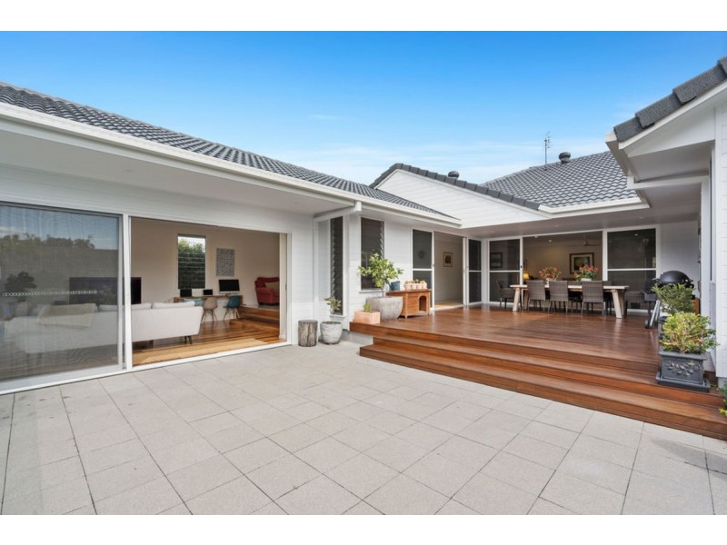 13 Elsemore Court, Carrara QLD 4211
