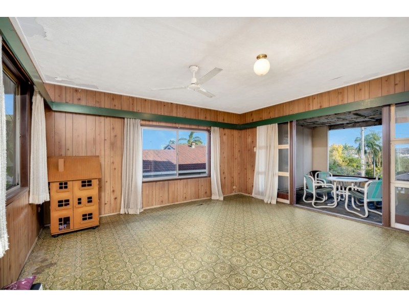 32 Nerang-Broadbeach Road, Nerang QLD 4211