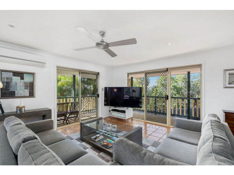 98A Explorers Way, Highland Park QLD 4211