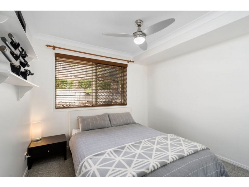 98A Explorers Way, Highland Park QLD 4211