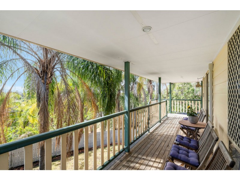 98A Explorers Way, Highland Park QLD 4211