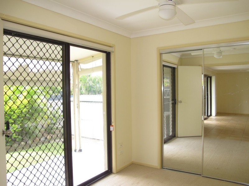 2/19 Guthrie Parade, Carrara QLD 4211