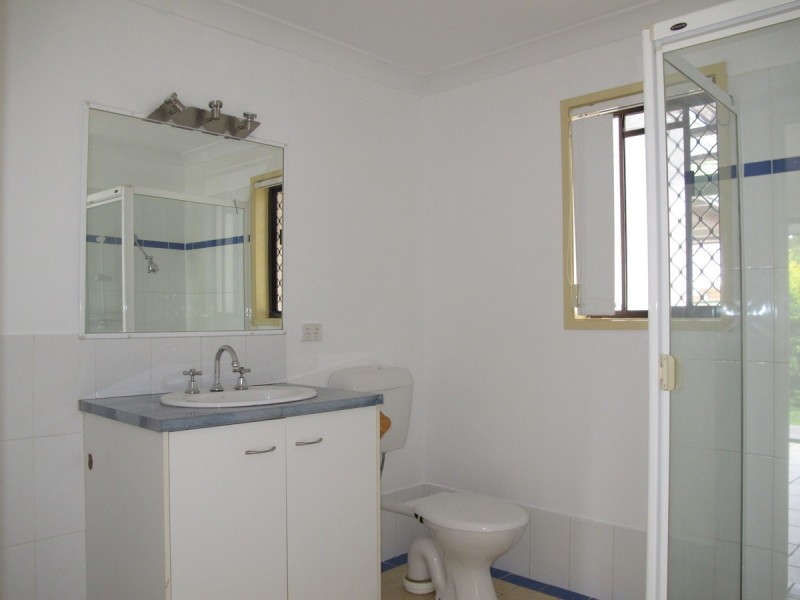 2/19 Guthrie Parade, Carrara QLD 4211