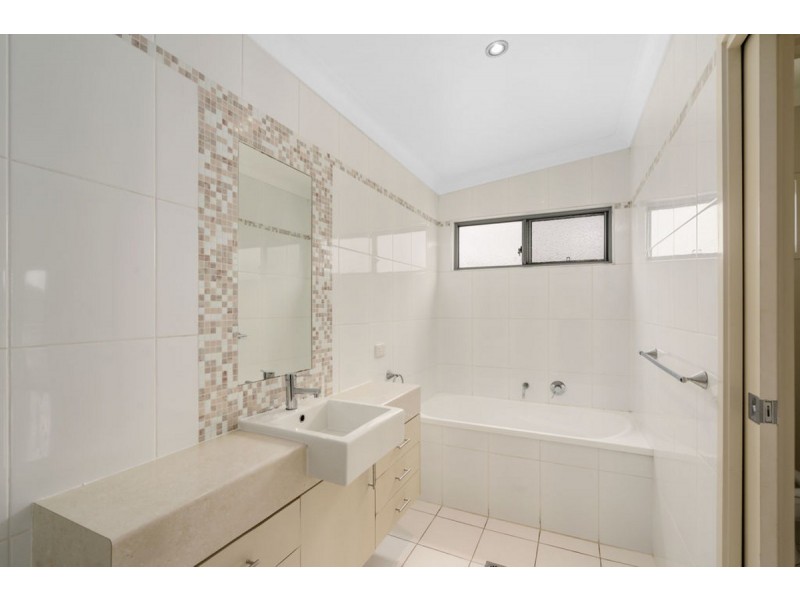 1/150 Johnston Street, Southport QLD 4215