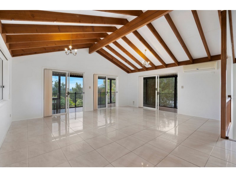 4 Moray Court, Highland Park QLD 4211