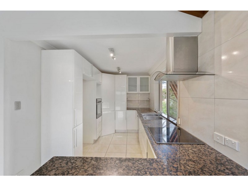 4 Moray Court, Highland Park QLD 4211