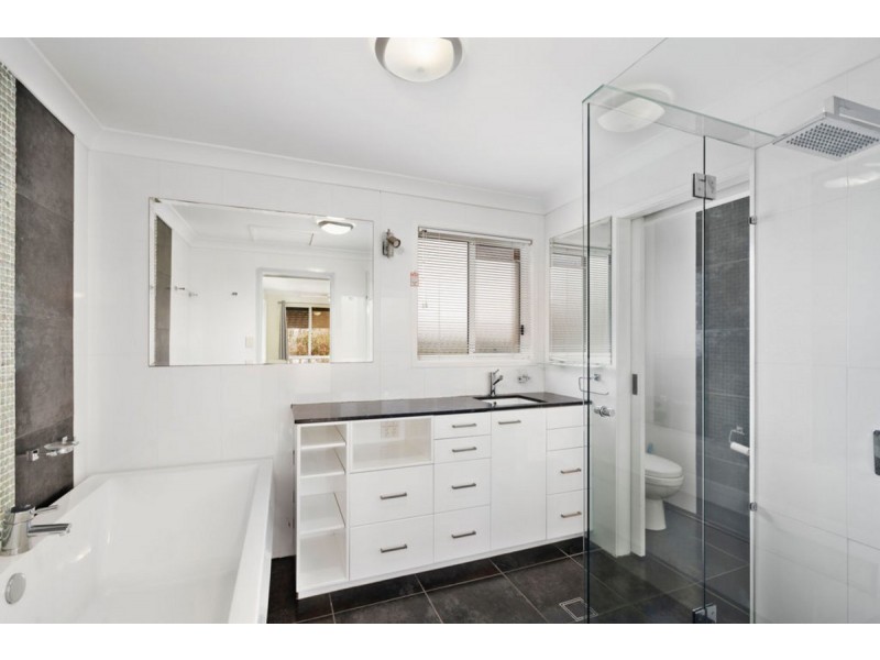 4 Moray Court, Highland Park QLD 4211