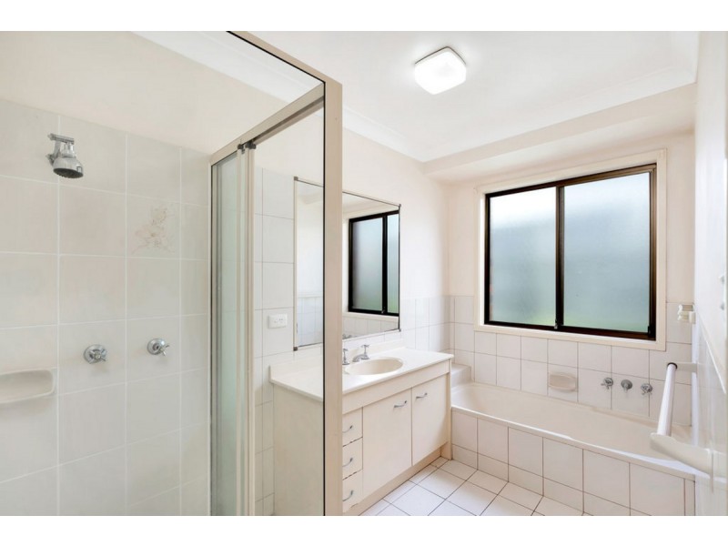 17 Kilmarnock Close, Highland Park QLD 4211