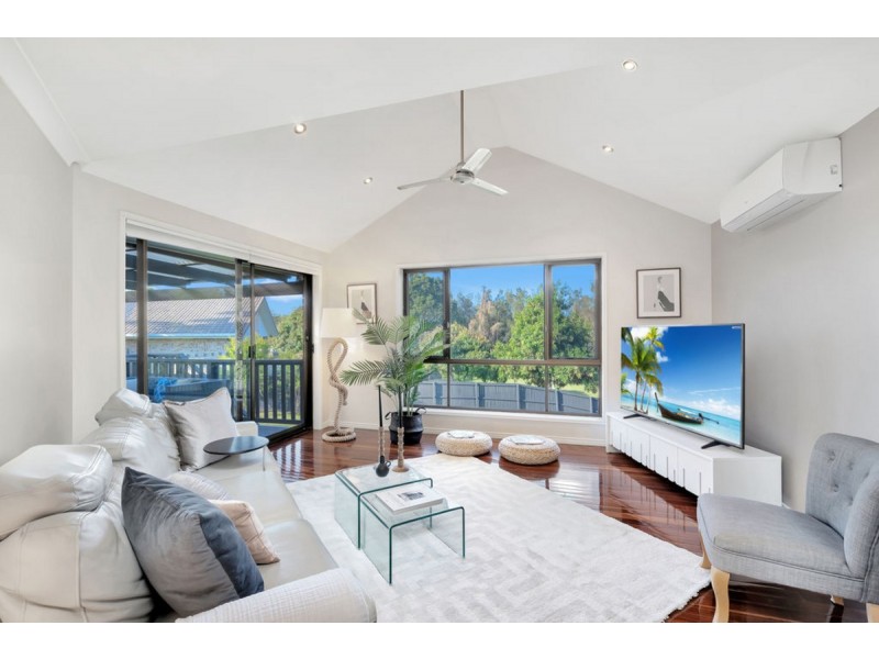 28 Hastings Crescent, Carrara QLD 4211