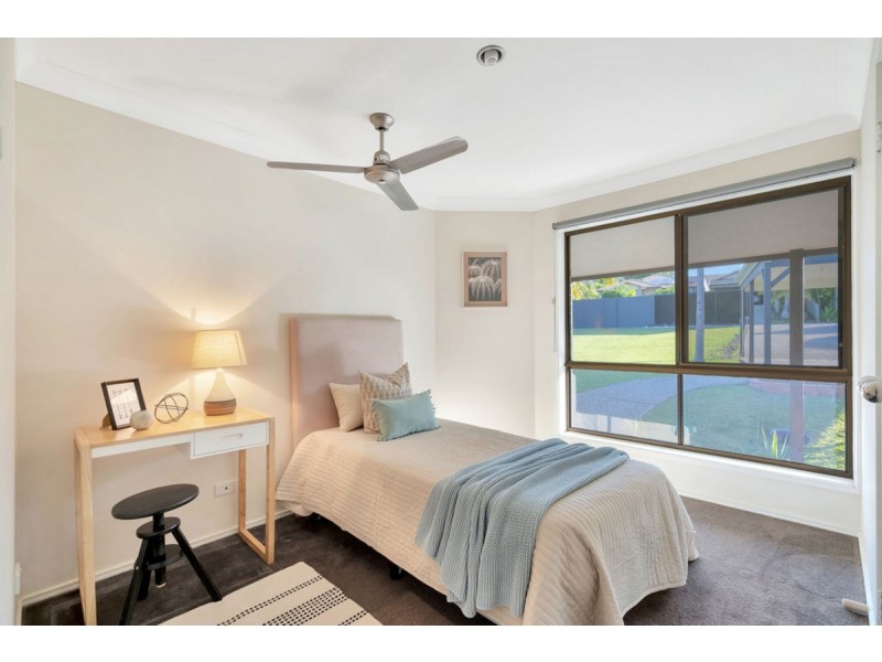 28 Hastings Crescent, Carrara QLD 4211