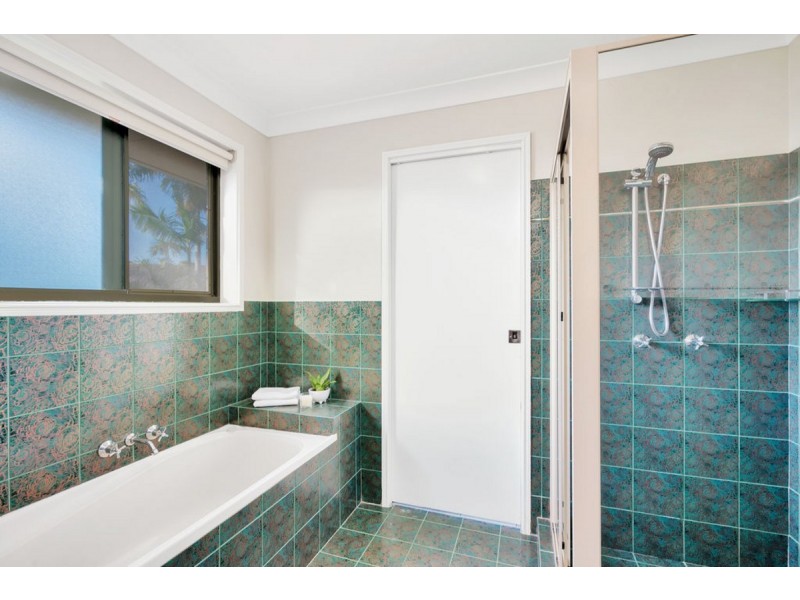 28 Hastings Crescent, Carrara QLD 4211